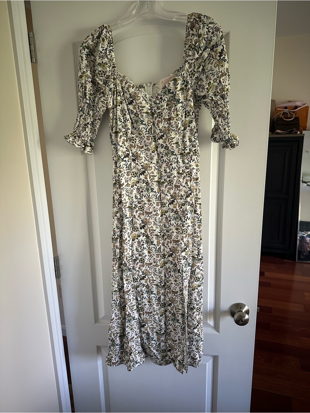 Ivory Floral Puff-Sleeve Midi Dress